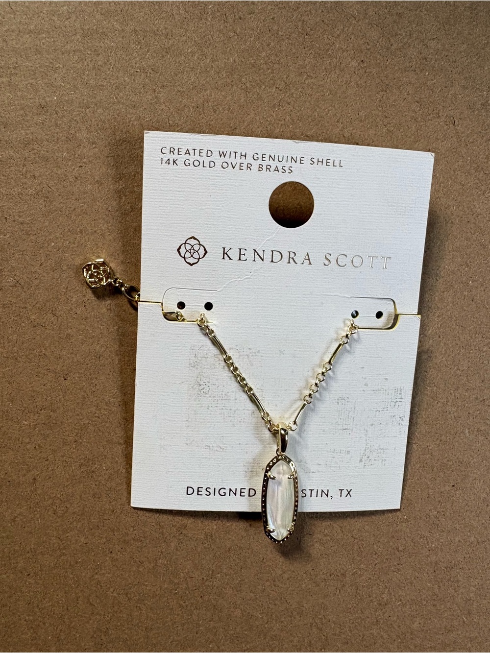 Kendra Scott Eva Pendant Necklace 14K Gold Over Brass White Genuine Shell NWT - Picture 2 of 3